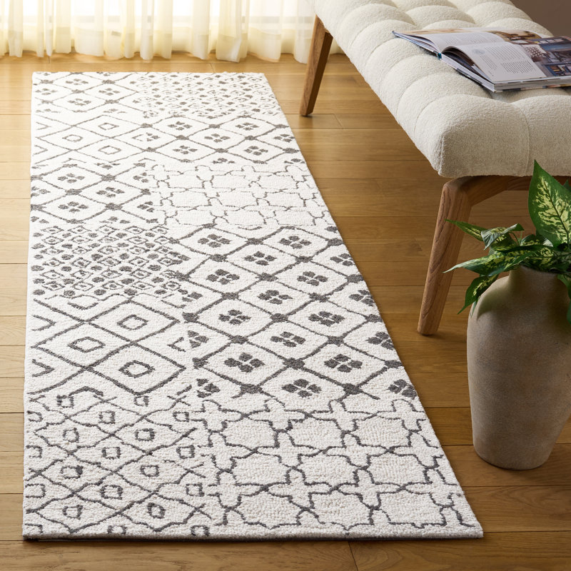 Geometric Hand-Tufted Wool and Cotton Area Rug, Runner 2'3" x 8'