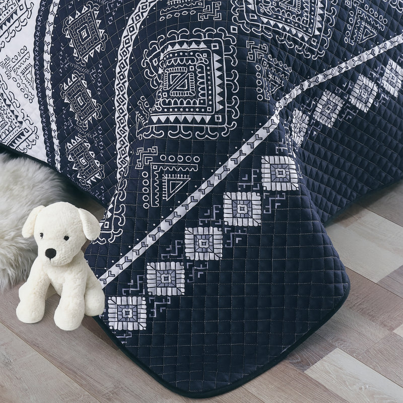 Cotton Blend Tribal Geometric Quilt Set in Navy and White, Queen Quilt + 2 Shams