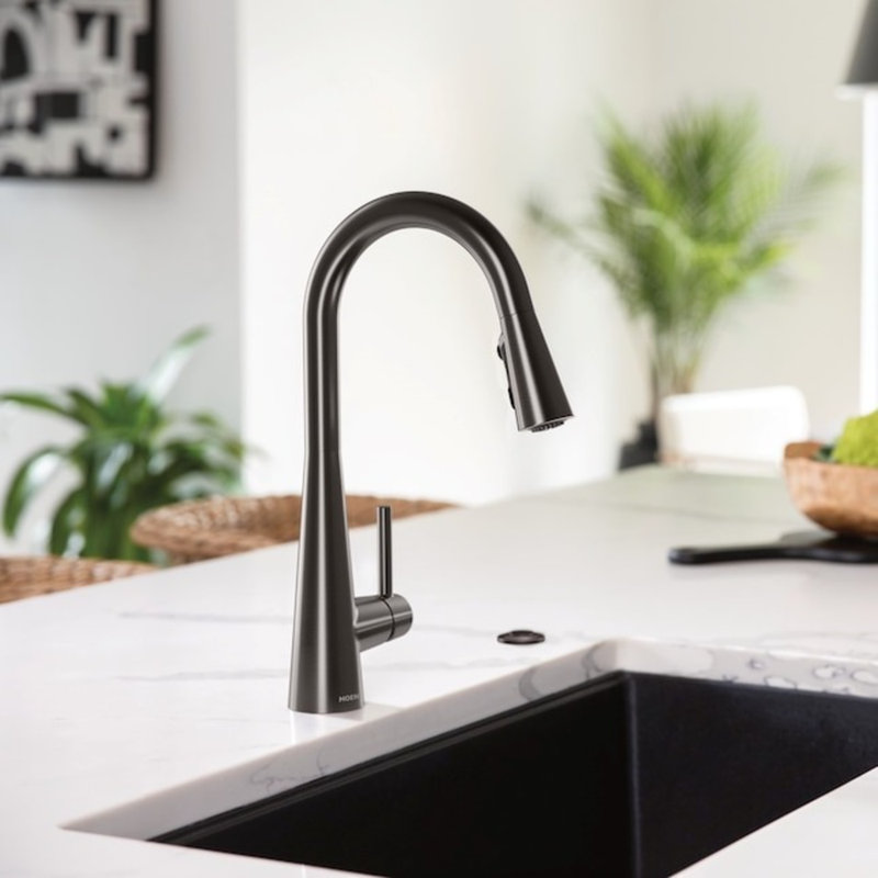 Robinet de cuisine à poignée simple rétractable élégant avec technologies Power Boost et Duralock Moen, Noir métallique