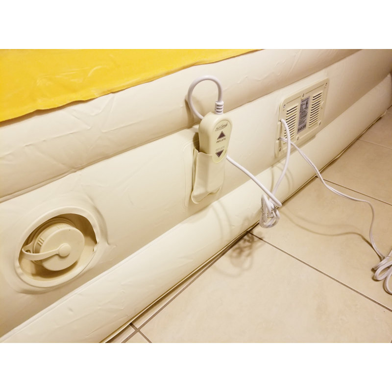 Matelas gonflable Weingarten avec pompe intégrée, Grand, Jaune beige