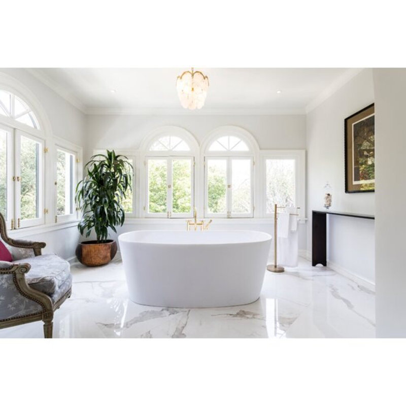Baignoire Metro 64 po x 31 po, Blanc lustré, Laiton satiné