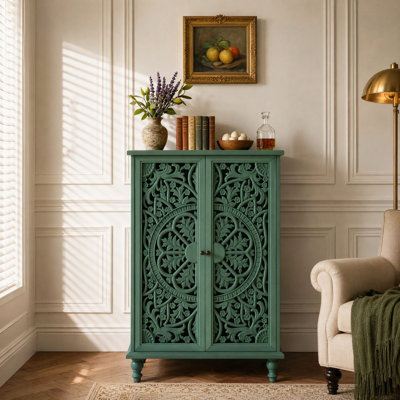 Meuble de rangement décoratif vintage de style ferme, haut de 119 cm (47 po), avec porte sculptée de motifs floraux. Vitrine rétro autoportante avec tablette réglable et pieds en bois massif. Parfait pour le salon, l'entrée ou la salle à manger. Couleur : vert.