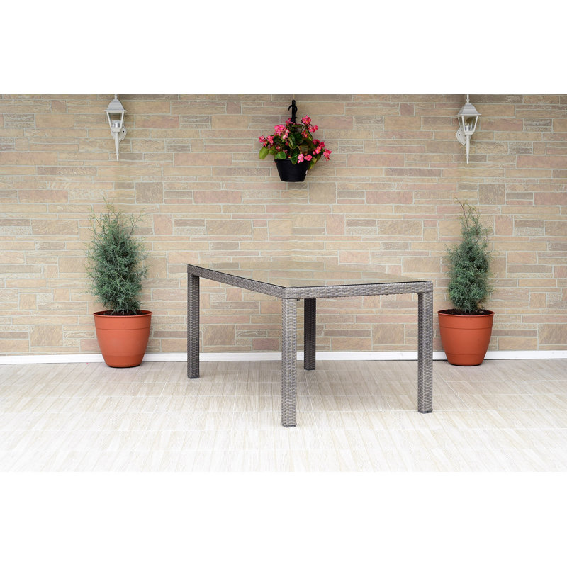 Alyisa Outdoor , in. W in. D