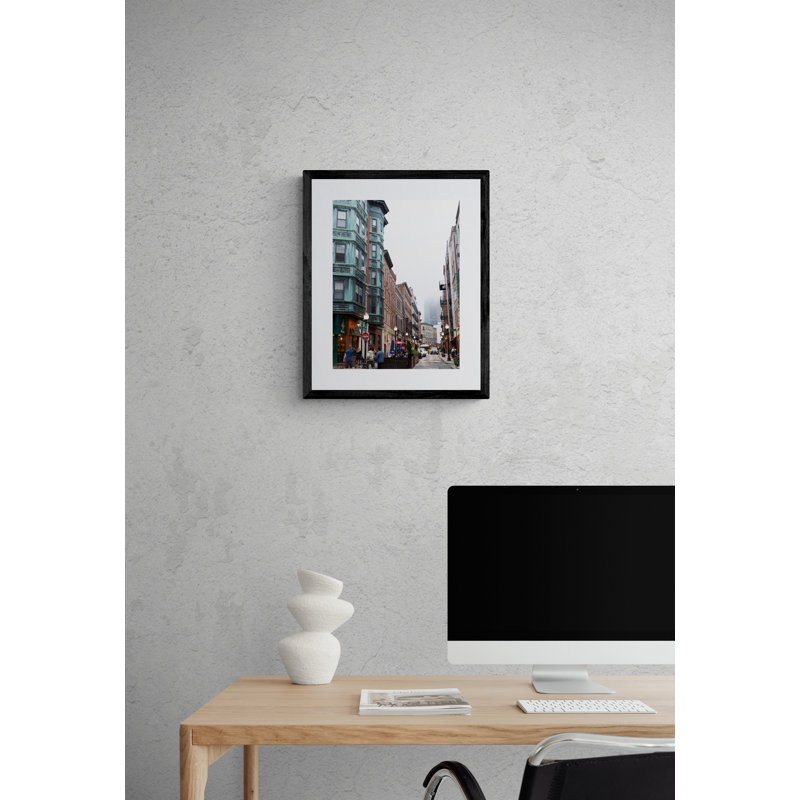 Into the brouillard par Morgan Anderson - photographie, Papier avec cadre noir, 20" H x 16" W