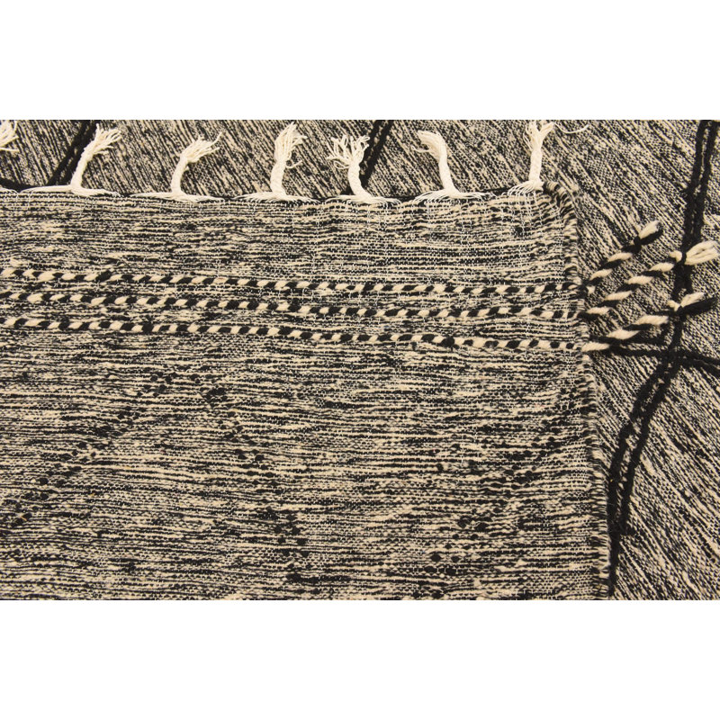 Tapis noir et blanc Mosser