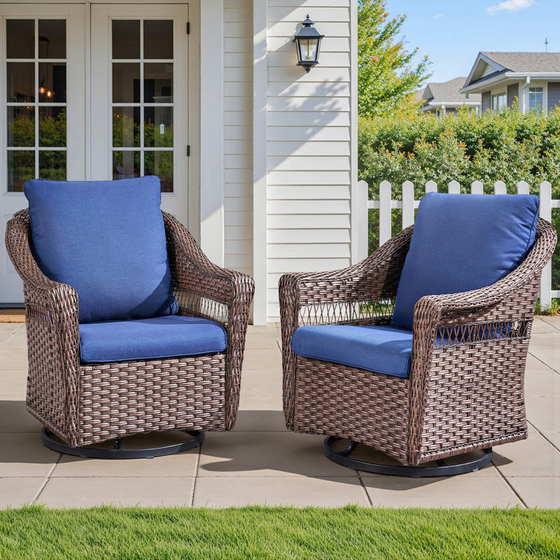 Ensemble de 2 chaises à bascule pivotantes en osier pour l'extérieur avec coussins bleus