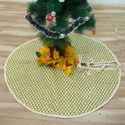 Jupe d'arbre de Noël en coton à imprimé bloc de 24 po Fab divine, fabriquée à la main en fibre naturelle pour des intérieurs rustiques et contemporains