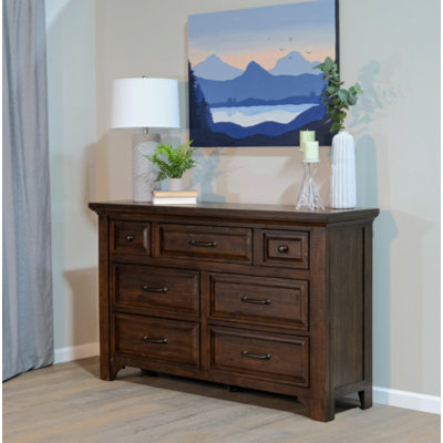 Wallace & Bay Verna 7-Drawer Dresser