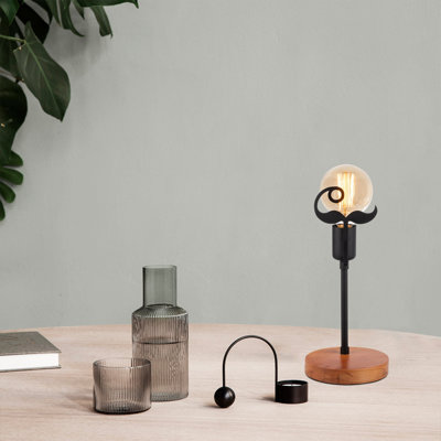 Lampe de table en métal Abdimalik