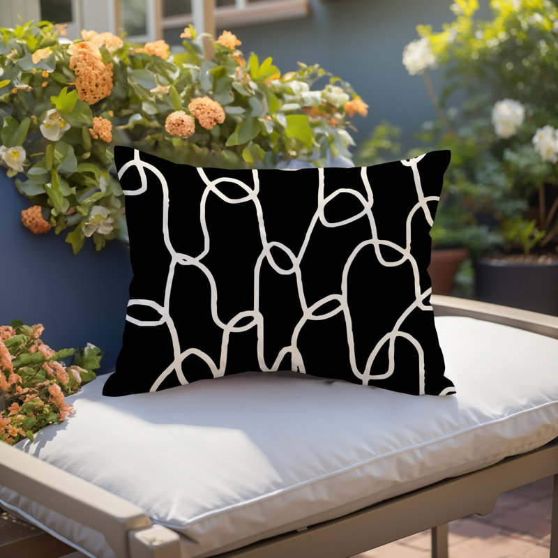 Oreiller rectangulaire réversible intérieur / extérieur Fina, Noir / blanc cassé, H 14 po x l 20 po