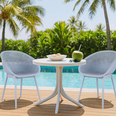 Summer - Ensemble de 2 chaises longues bleu clair modernes - Plastique PP intérieur / extérieur toutes saisons avec table ronde blanche moderne PP 36 po intérieur / extérieur