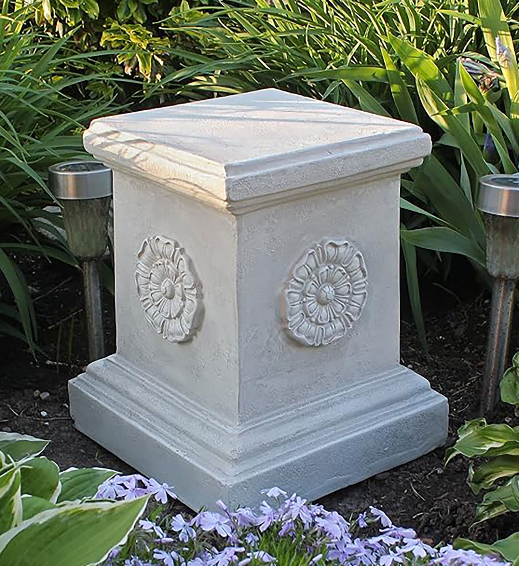 Arlmont & Co. Suhaas Garden Pedestal 