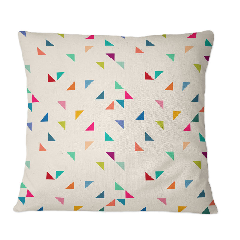 Coussin multicolore à triangles sur fond jaune, 16 po x 16 po