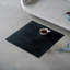 Table d'appoint carrée avec base piédestal