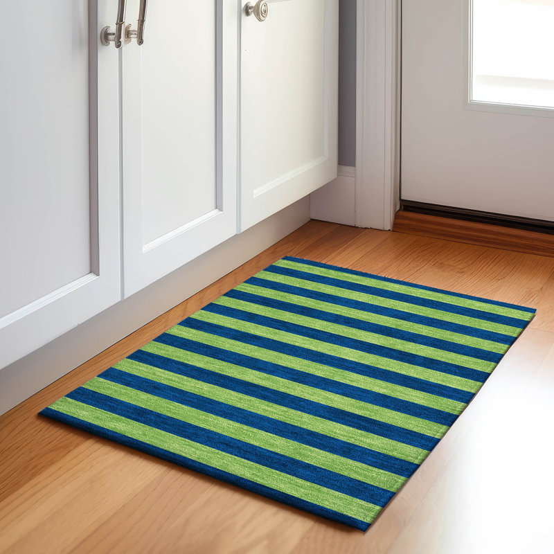 Tapis bleu marine Cerrito AMF530 lavable à la machine de qualité supérieure, Rectangle 1 pi 8 po x 2 pi 6 po