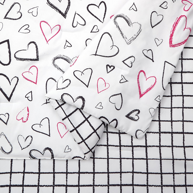Roxy Hearts Reversible Pink/Black/White Comforter Set, Full/Queen Comforter + 2 Standard Shams