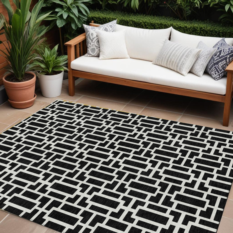Tapis intérieur lavable noir à motif géométrique 10 pi x 14 pi HomeRoots