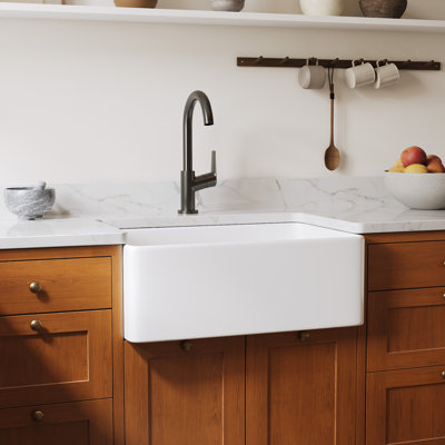 Évier de cuisine de ferme en argile réfractaire DeerValley L 27 po x l 18 po à tablier simple avec accessoires, blanc