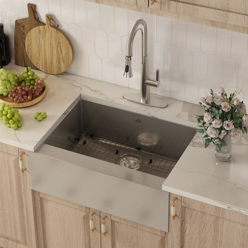 Évier de cuisine de ferme en acier inoxydable à simple cuve L 30 po Casainc, Brossé