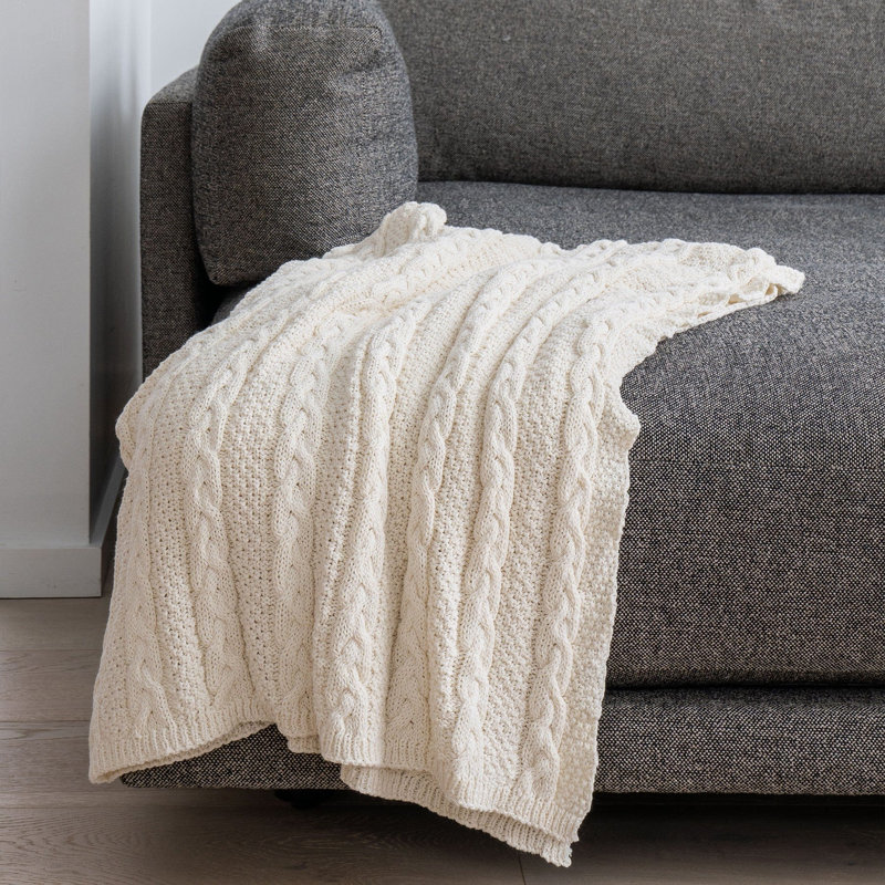 In2Green Classic Textured Cable Knit White Throw