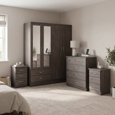 Cascio 4 Piece Bedroom Set