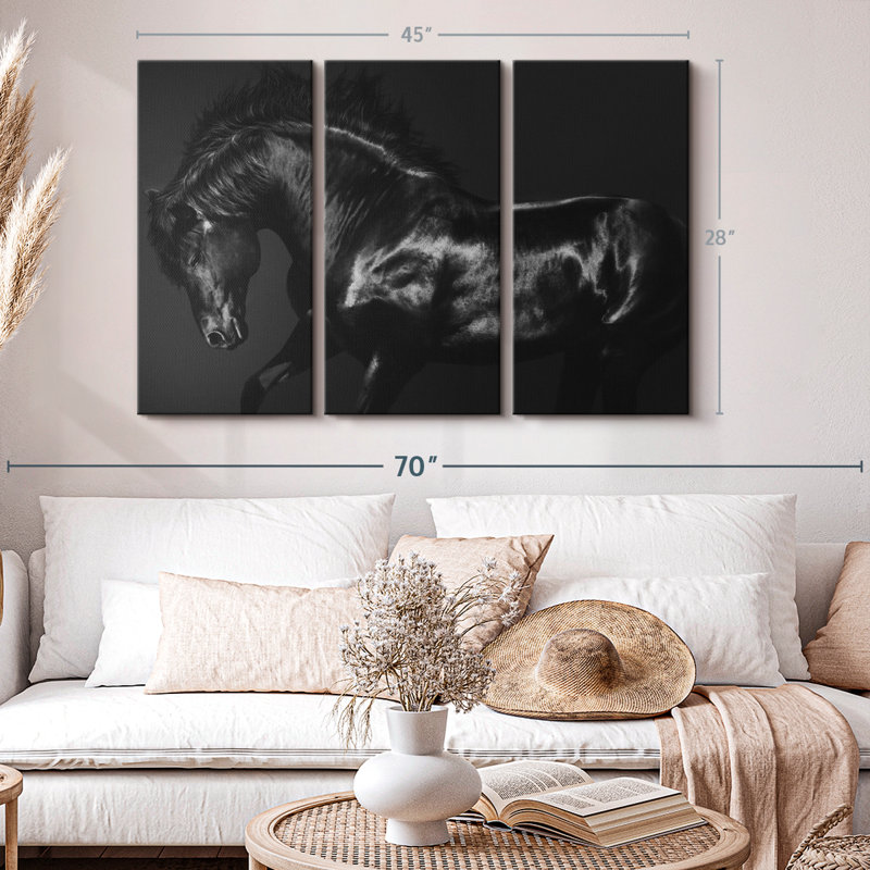 «Stallion Black On Black» sur toile, H 45 po x l 28 po