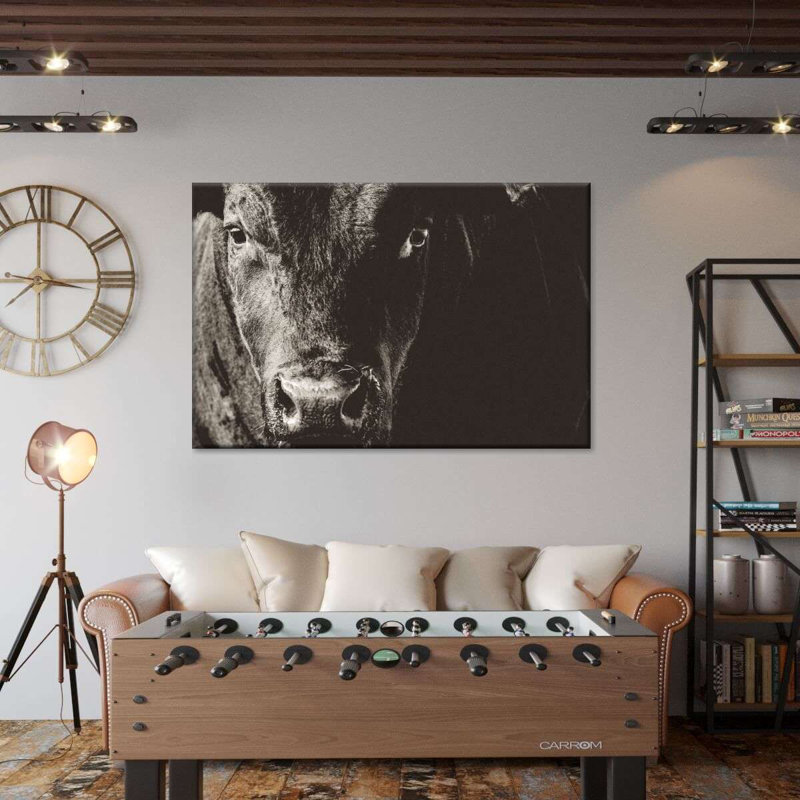 «Black Angus Bull», reproduction sur toile, H 32 po x l 48 po x P 1,25 po