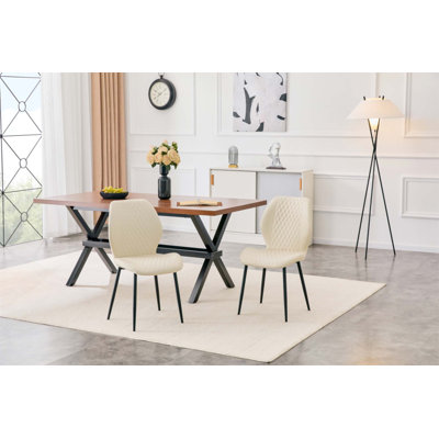 Ensemble de 4 chaises modernes en polyuréthane matelassées de luxe avec pieds en métal, idéales pour les salles à manger et les différents cas de figure