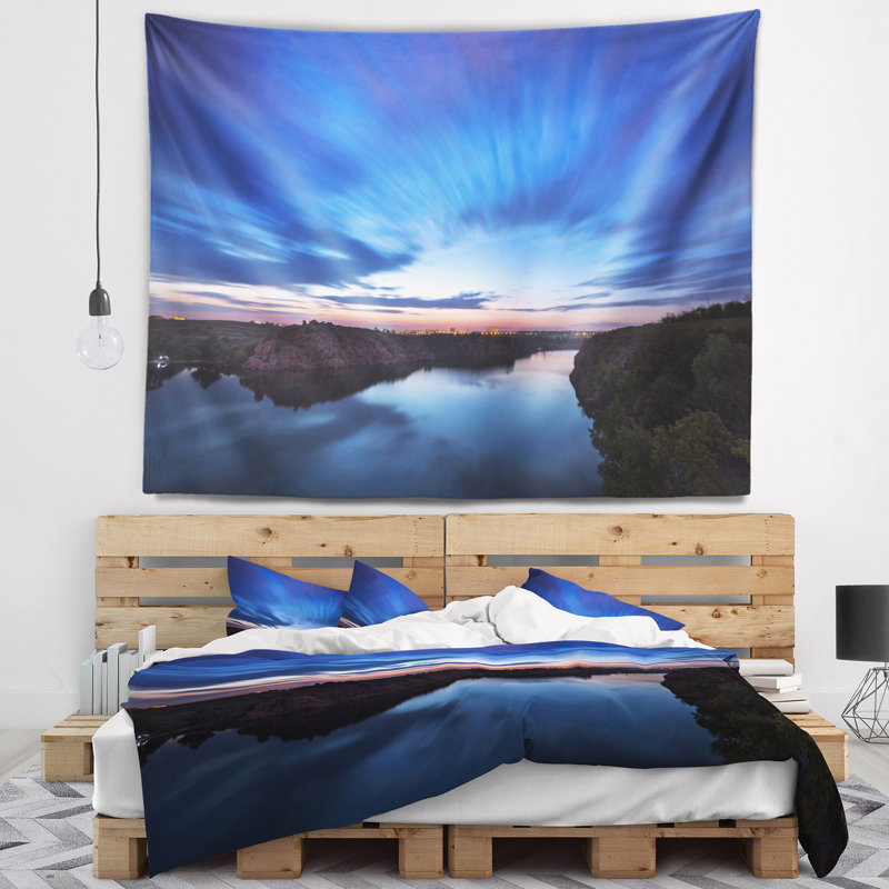Tapisserie en tissu ciel en polyester avec des accessoires suspendus inclus, H 32 po x l 39 po