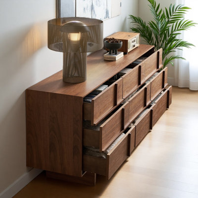 Armoire au design simple et rétro