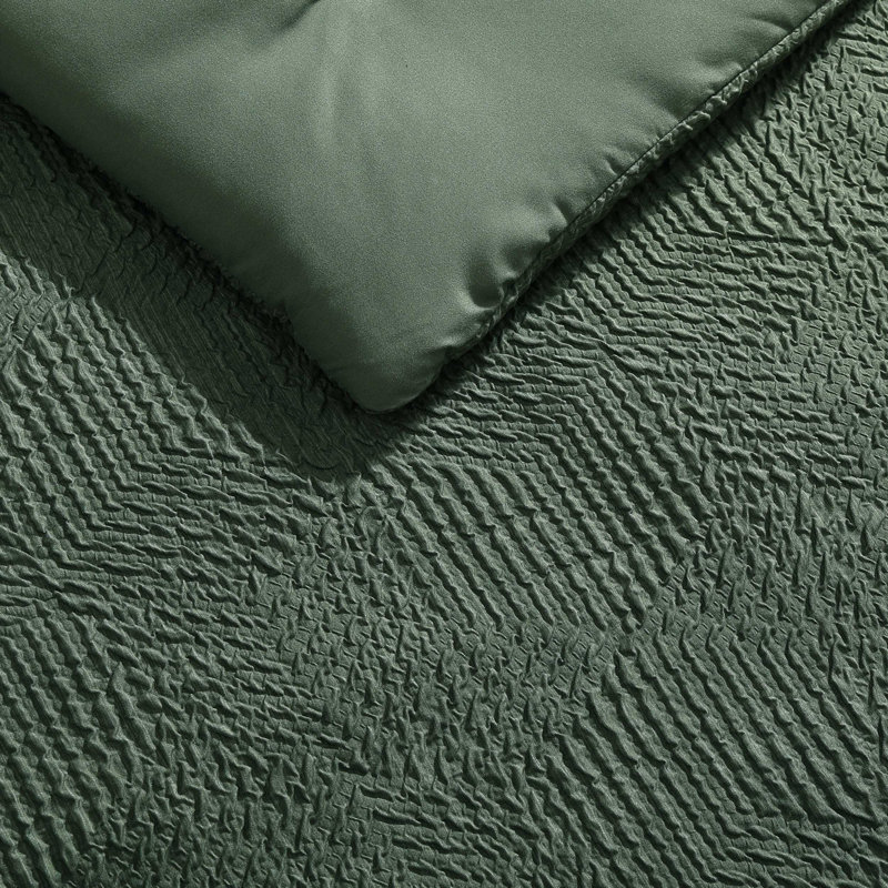 Nautica Point Harbor Embossed Reversible Comforter Set, Queen Comforter + 2 Standard Shams, Green