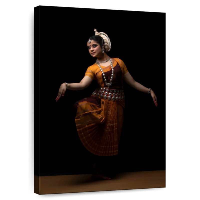 Enn Indian Odissi Dancer, H 48 po x l 32 po