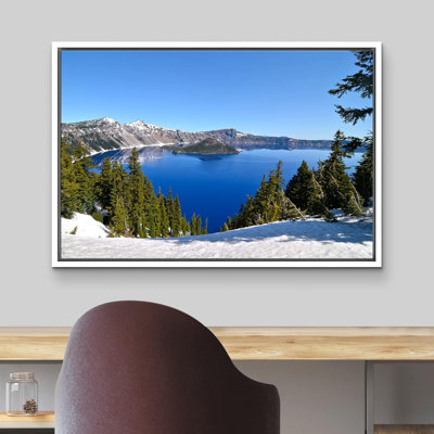 Vibrant Crater Lake in Spring, Oregon, États-Unis, photographie de paysage naturel