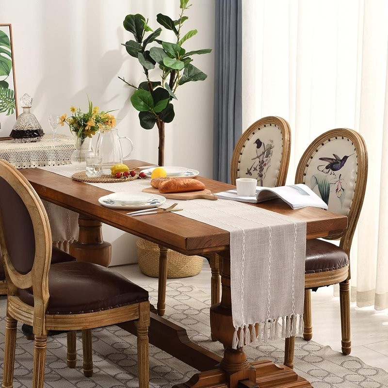 Chemin de table - café clair - lin rustique, style maison de campagne, brodé, automne, pompons à la main, décorations de fête / commode / salle à manger