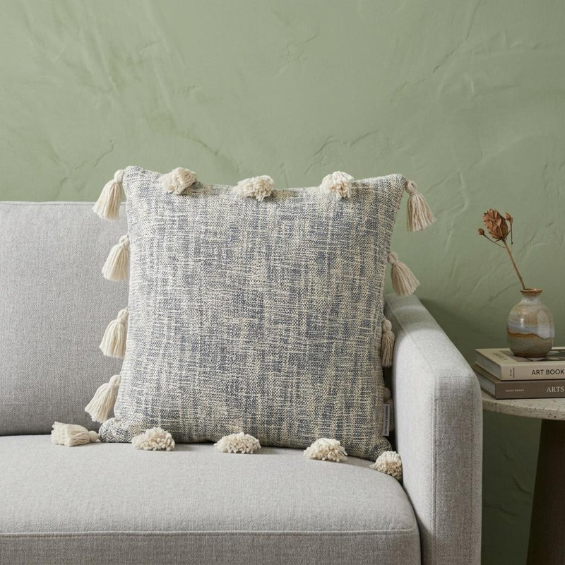 Coussin 18 "à rayures grises et blanches en coton avec pampilles
