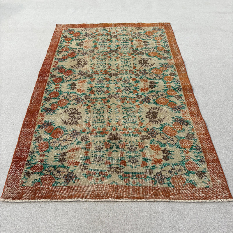 Tapis traditionnel en laine beige 53,5 x 83,9 pouces