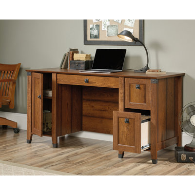 Bureau d'ordinateur à finition cerisier