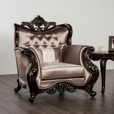 Chaise traditionnelle en velours brun foncé avec volutes, garniture cloutée, siège réversible à dossier pour les espaces de vie principaux, coussins de style filigrane, coussin