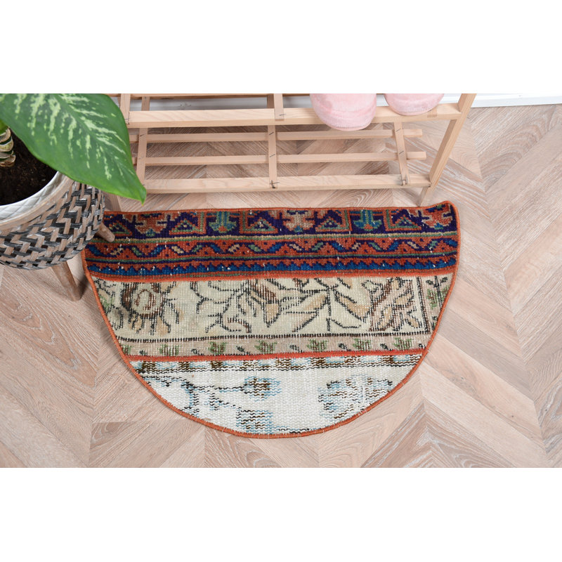 Tapis turc rétro tissé à la main dans des motifs floraux et géométriques parfaits pour les petits vestibules et décorations décoratives