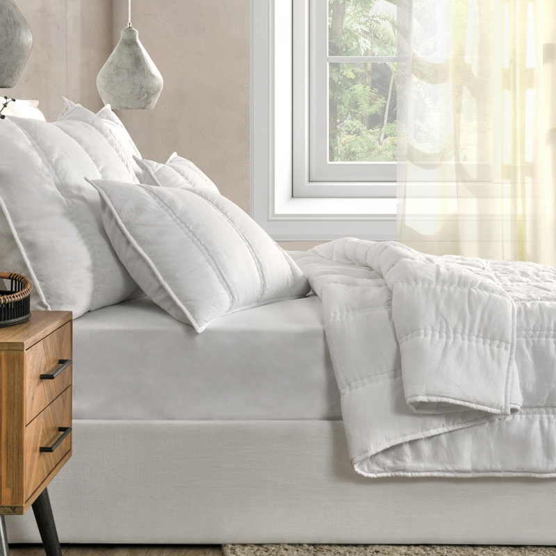 Rowen Sustainable Fabric Quilt, Cloud White, King Quilt