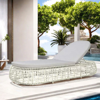 Chaise longue d'extérieur en rotin PE