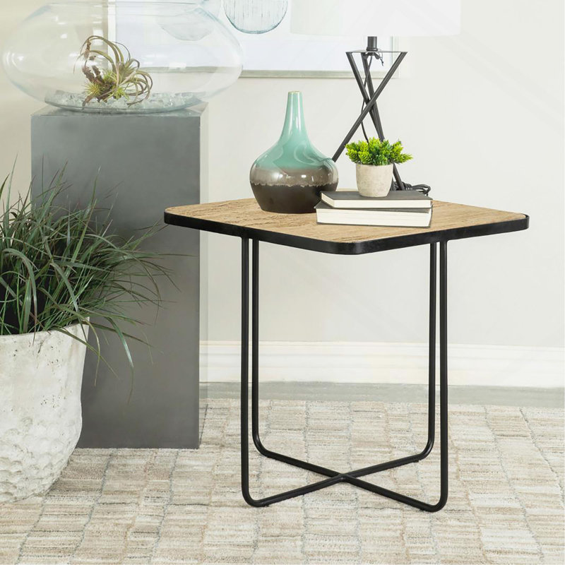 Table d'appoint en travertin et noir.