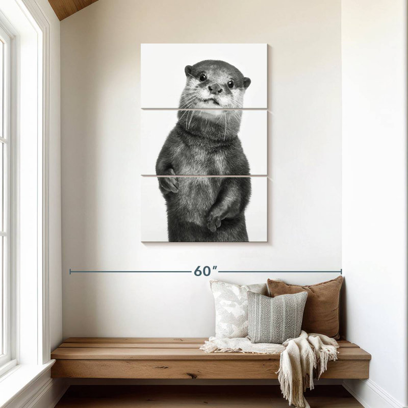 Brampt Monochrome Otter, 45" H x 28" W