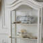 Bois blanc massif + vitrines en verre