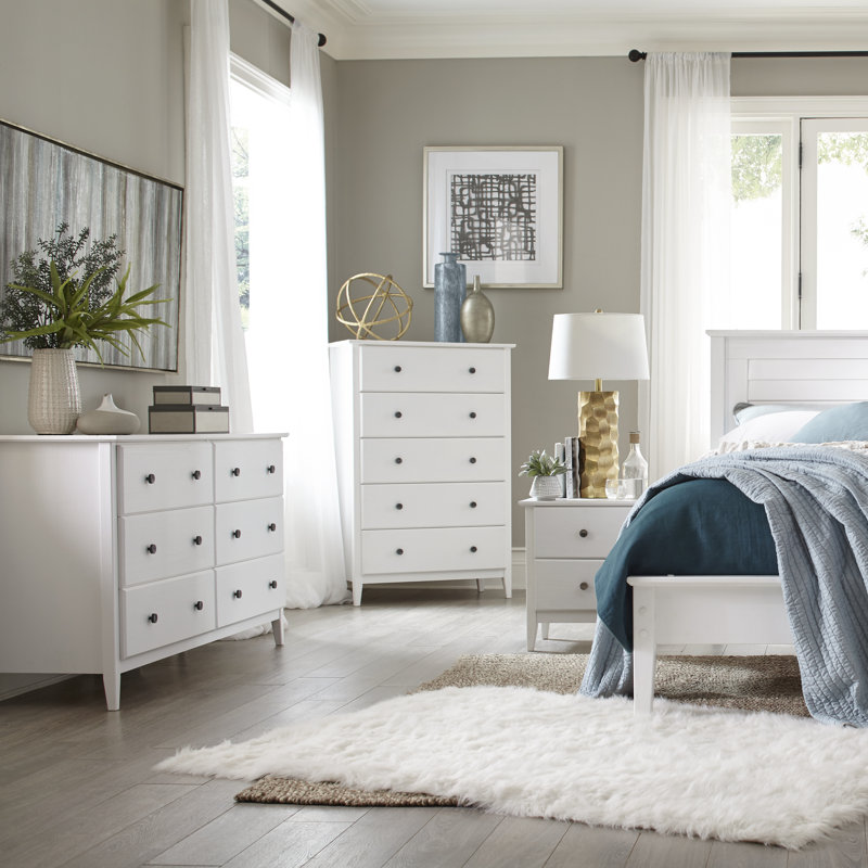 Greenport Solid Wood Piece Bedroom Set, Brushed White, Queen, 3 Pieces: Bed, Nightstand, Chest