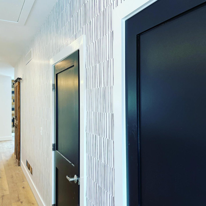  16.5' L x 20.5" W Peel and Stick Wallpaper Roll, Black/White
