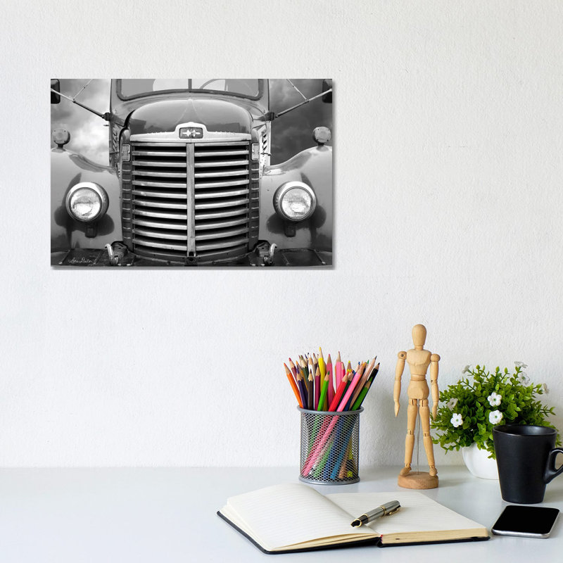 International Truck 1 Piece Wrapped Canvas Wall Art, 20.32 cm H x 30.48 cm W