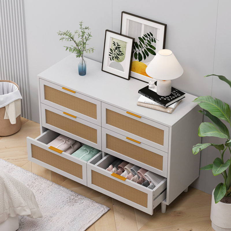 Armoire blanche pour le rangement. Commode de chambre à coucher et de salon moderne, rangement efficace, Blanc
