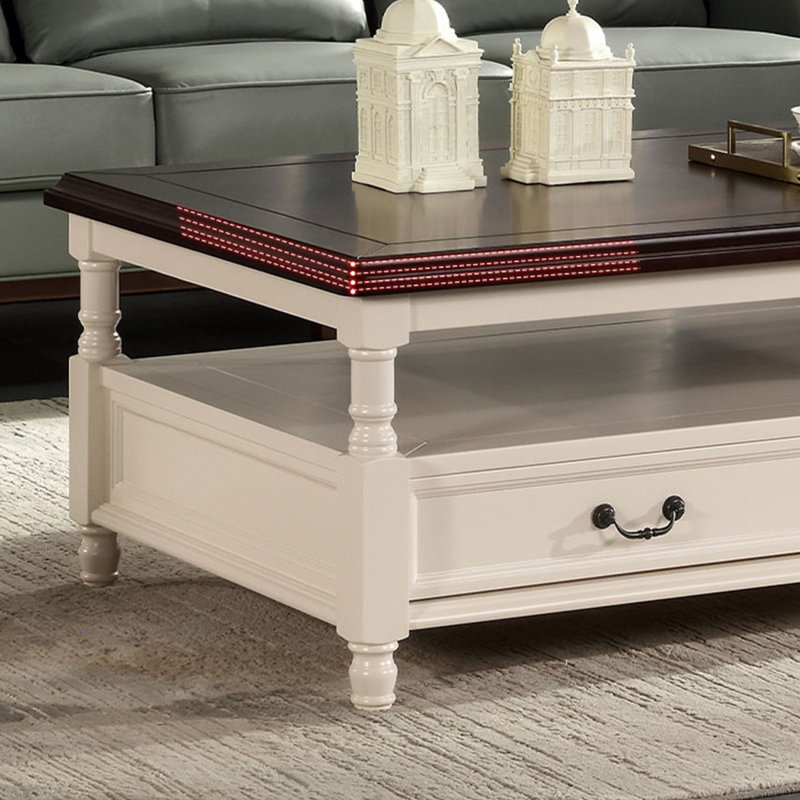 Table basse de style minimaliste américain