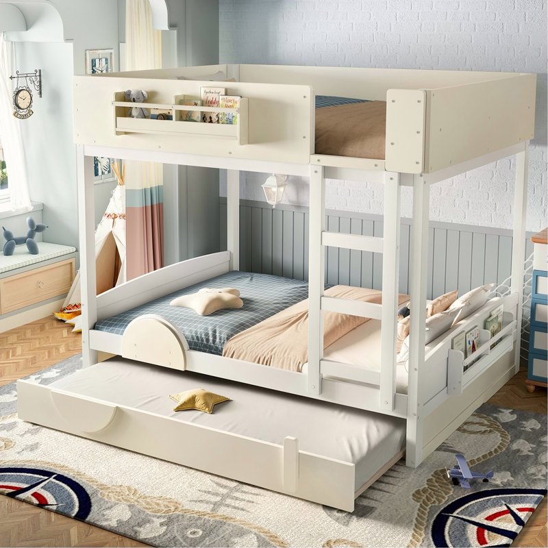 Lit superposé double avec lit gigogne, cadre de lit superposé en bois avec bibliothèque intégrée et garde-corps de sécurité de haute qualité, forme d'automobile pour enfants, blanc et beige.